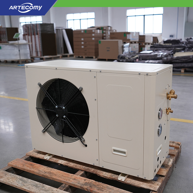 Condenseur industriel compact avec ventilateur Φ400 et disposition triangulaire des tubes en cuivre